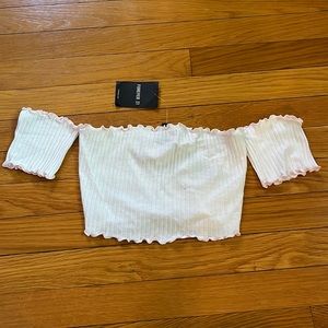 White cropped shirt with light pink border